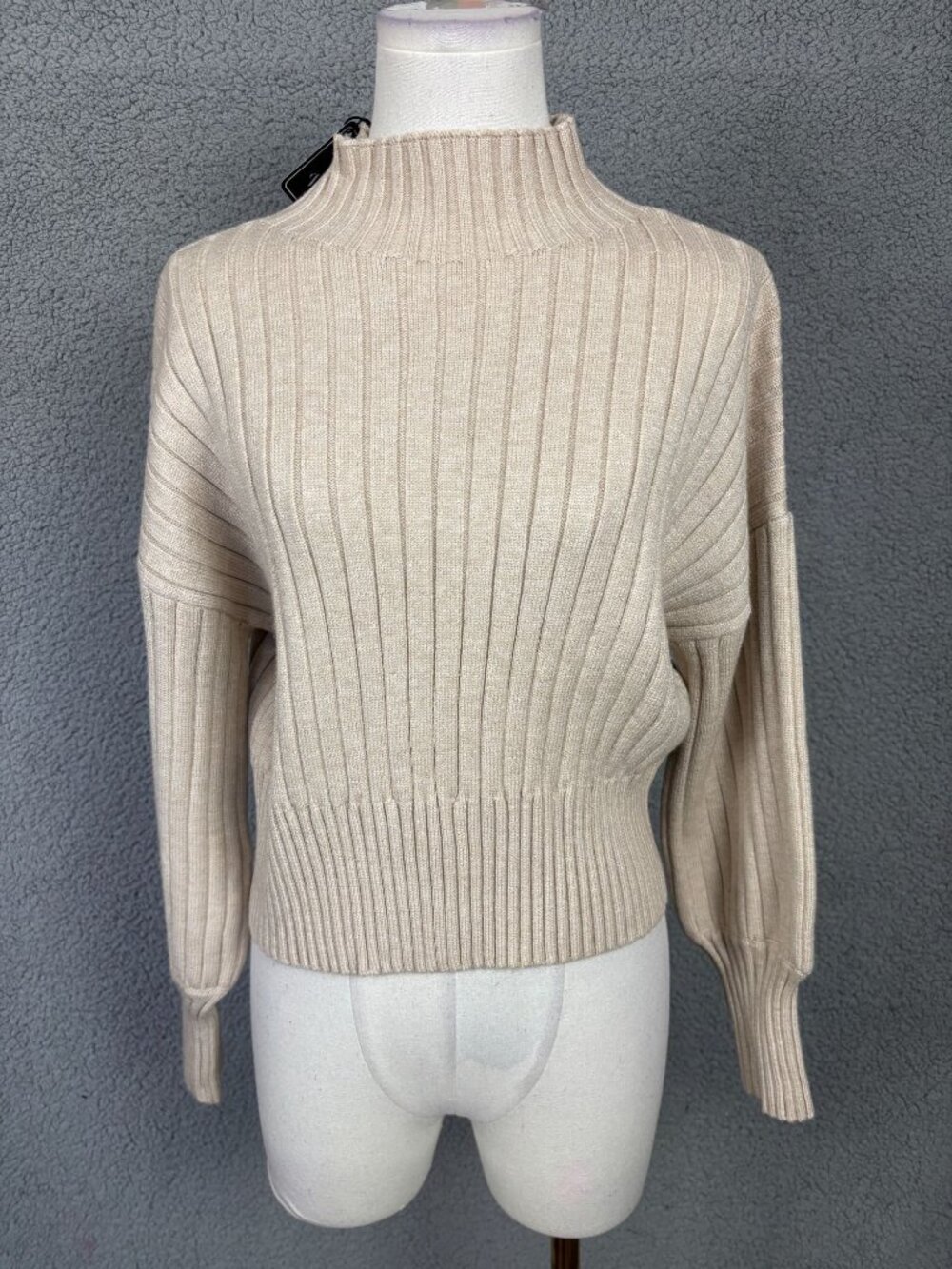 ZAFUL Women's Mock Neck Long Sleeve Ribbed Cropped Sweater Beige Small NWT's.